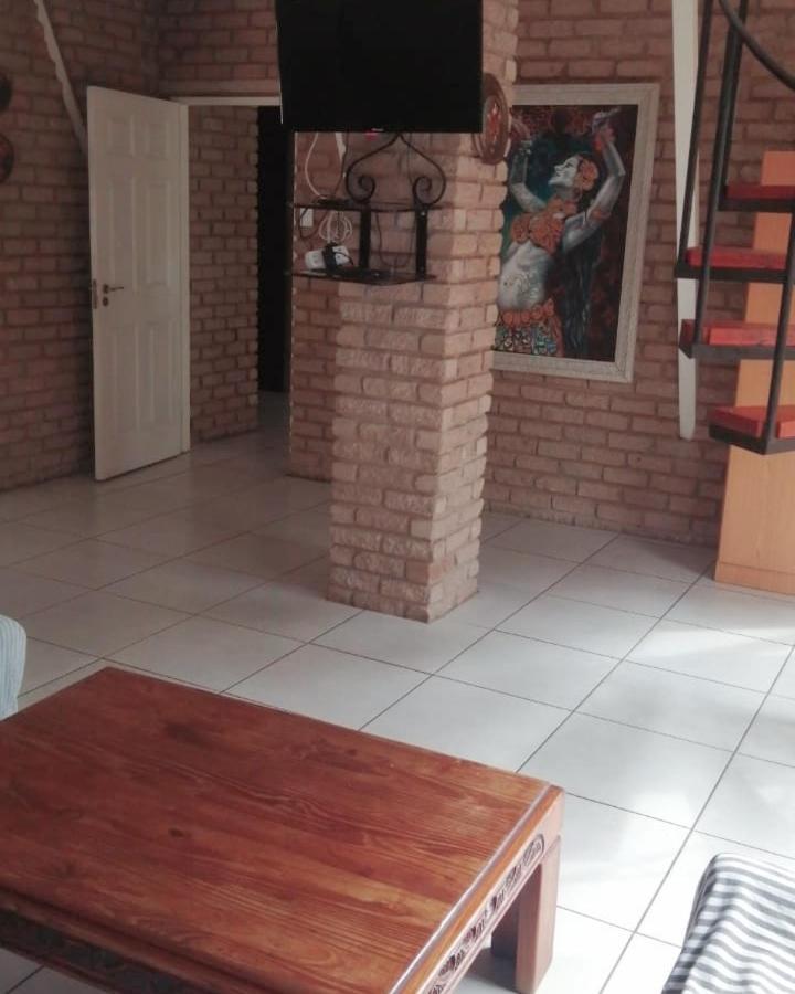 Tsumeb Backpackers & Safari Hostel Buitenkant foto
