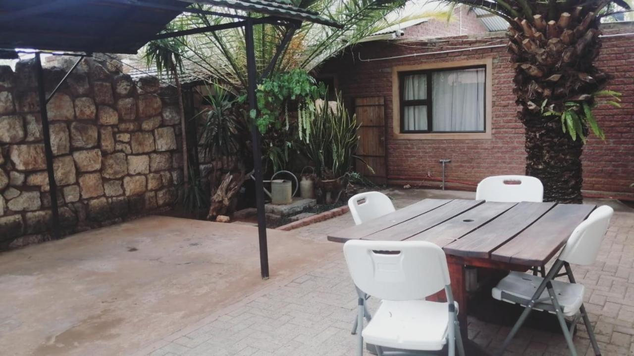 Tsumeb Backpackers & Safari Hostel Buitenkant foto